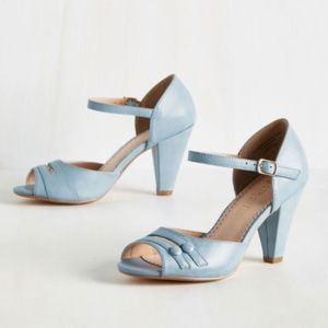 Retro style blue heels - worn once!